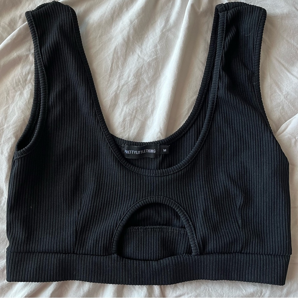 Pretty Little Thing Cut Out Bra - M